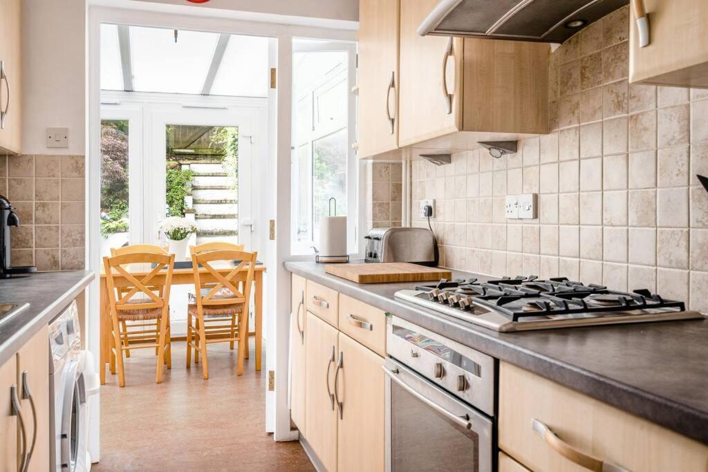 Stunning 4 Bedroom House In Central 바스 외부 사진