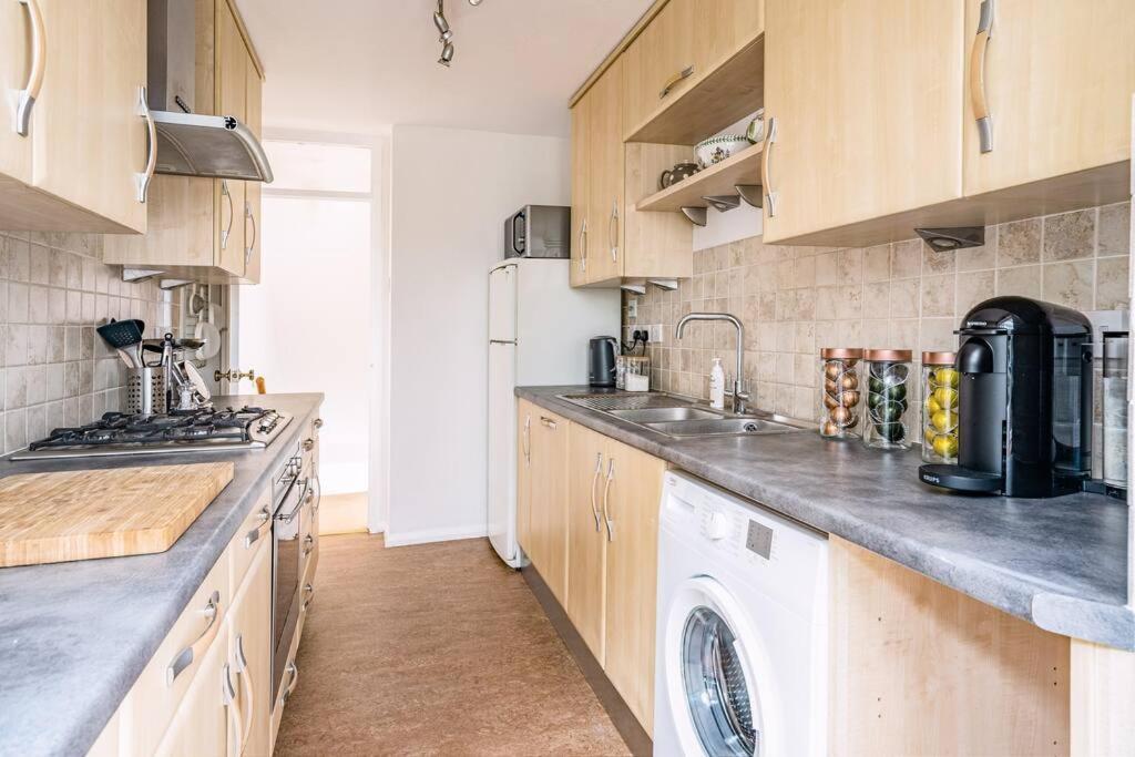 Stunning 4 Bedroom House In Central 바스 외부 사진
